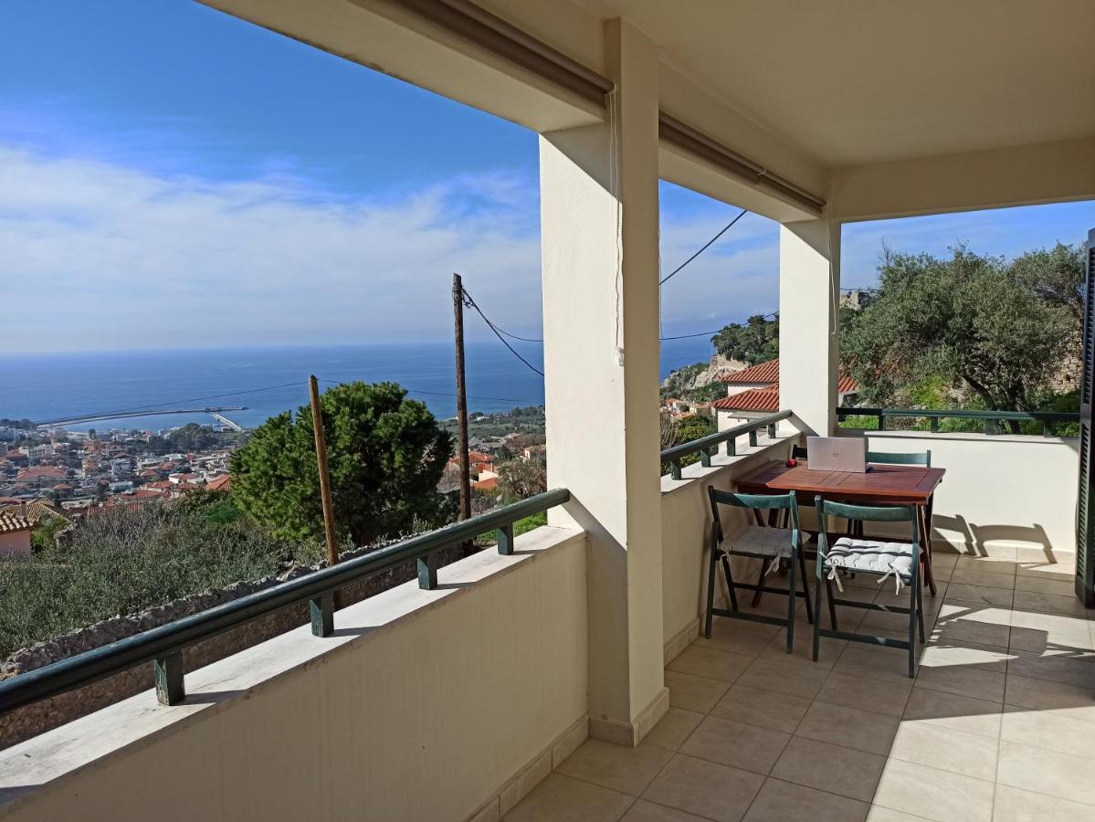 Kiparissia Castle & Sea View Villa Kyparissia Exteriör bild