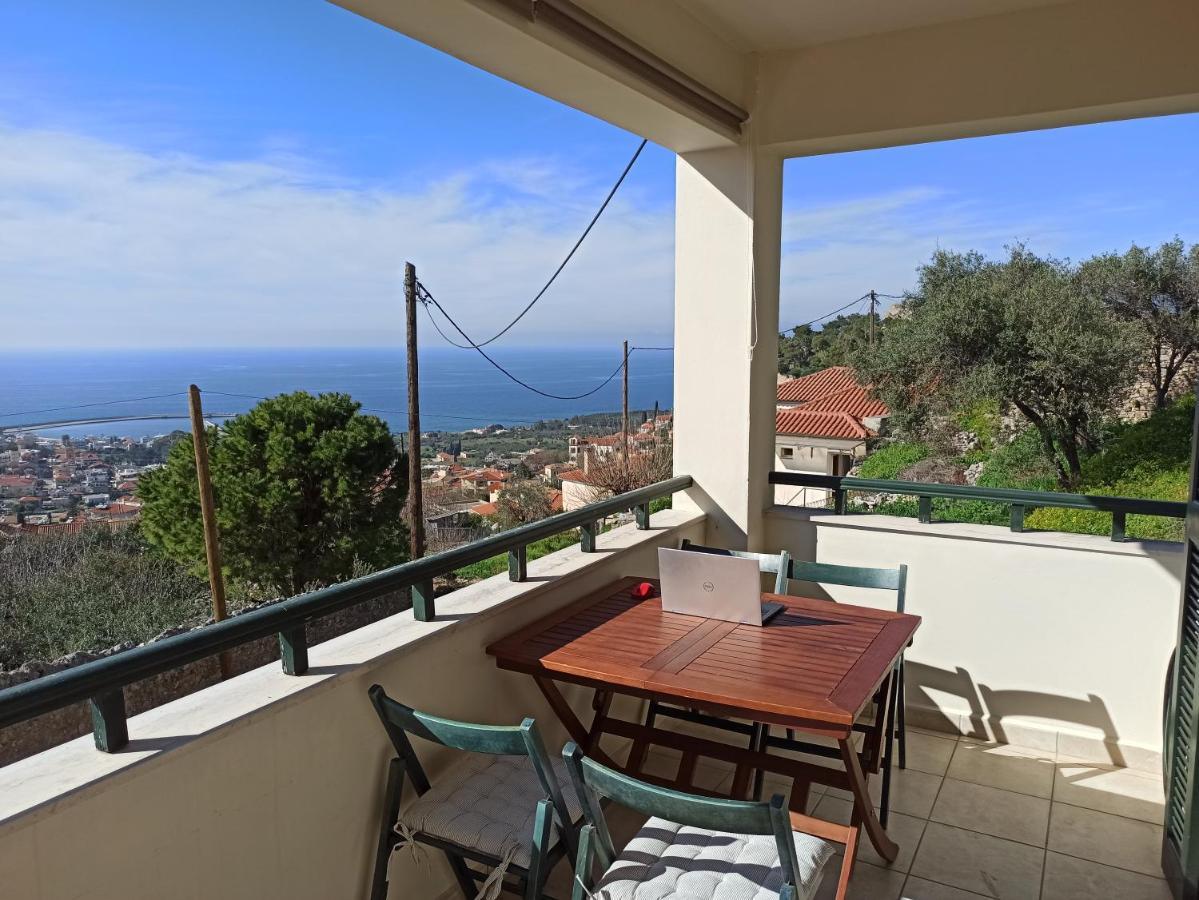 Kiparissia Castle & Sea View Villa Kyparissia Exteriör bild